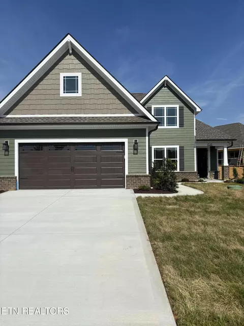 1528 Linden Leaf Ln, Knoxville, TN 37922
