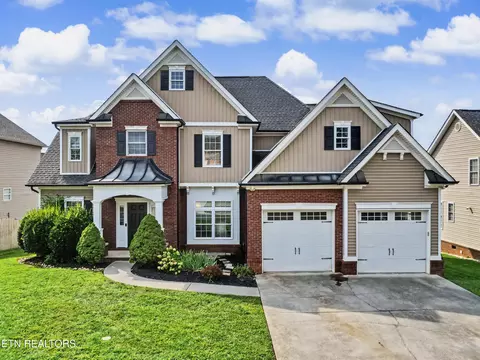 10335 Clover Ridge Ln, Knoxville, TN 37931