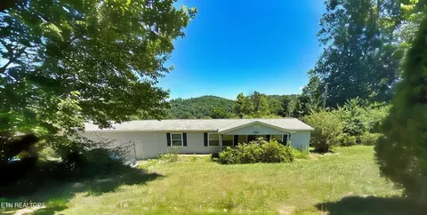 1325 Sharp Ln, Caryville, TN 37714