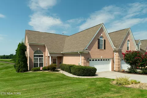 1109 Creekside Village Way, Seymour, TN 37865