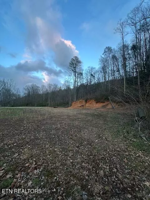 320 Frost Bottom Rd, Oliver Springs, TN 37840