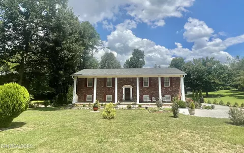 212 Cogdill Rd, Knoxville, TN 37922