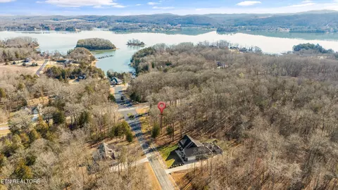378 Walking Horse Tr, Rockwood, TN 37854