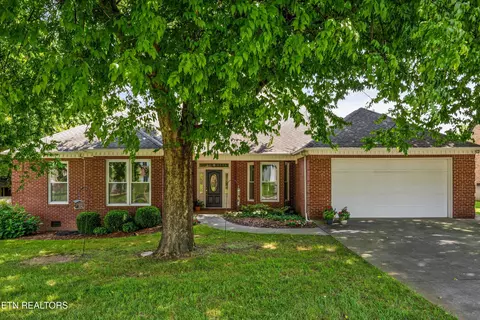 204 Battery Hill Cir, Knoxville, TN 37934