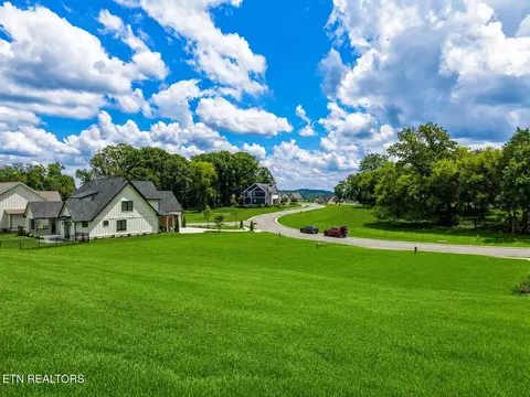 1000 Eagle Point Dr, Loudon, TN 37774 photo 2