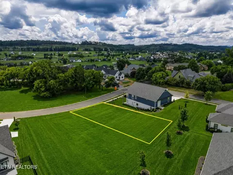 1000 Eagle Point Dr, Loudon, TN 37774