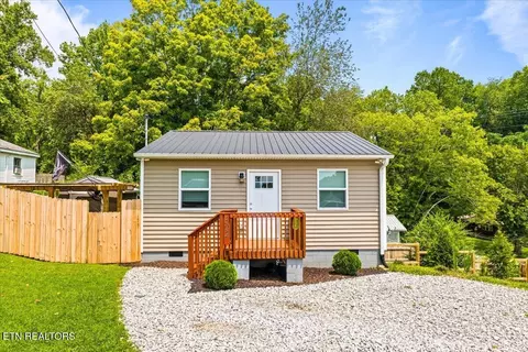 302 N 12th St, La Follette, TN 37766