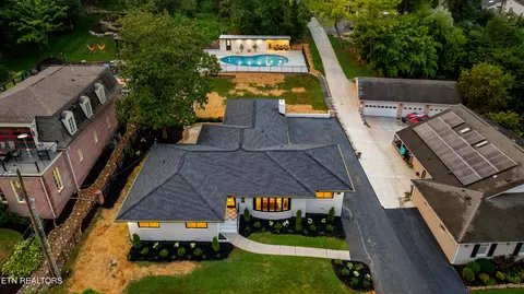 1233 Cherokee Blvd, Knoxville, TN 37919