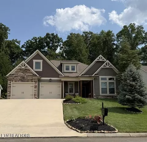 1442 Clearmill Dr, Lenoir City, TN 37772