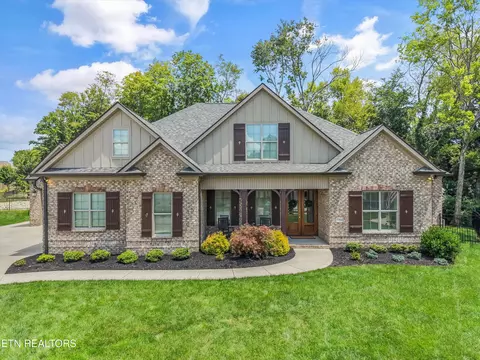 7703 Madgewood Ln, Knoxville, TN 37909