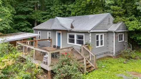 325 Elbow Ln, Gatlinburg, TN 37738