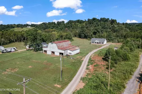 1560 W Dumplin Valley Rd, Dandridge, TN 37725