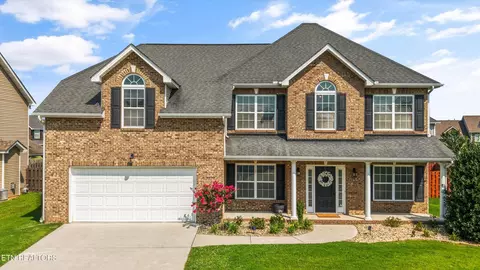 410 Frostview Ln, Maryville, TN 37804