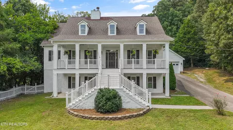 9913 Bluegrass Rd, Knoxville, TN 37922