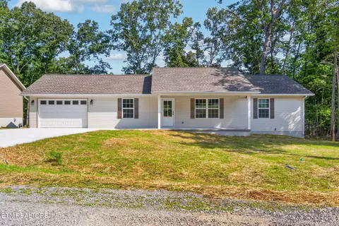 1105 Mohave Dr, Crossville, TN 38572
