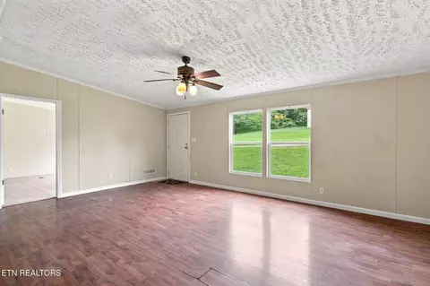 Living - 193 3rd St, Corryton, TN 37721 photo 3 of 5