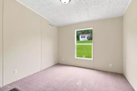 Bedroom - 193 3rd St, Corryton, TN 37721 photo 4 of 6