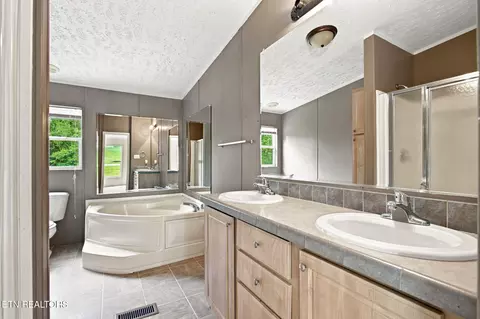Bath - 193 3rd St, Corryton, TN 37721 photo 1 of 4