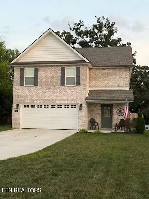 158 Sand Hills Dr, Maryville, TN 37801