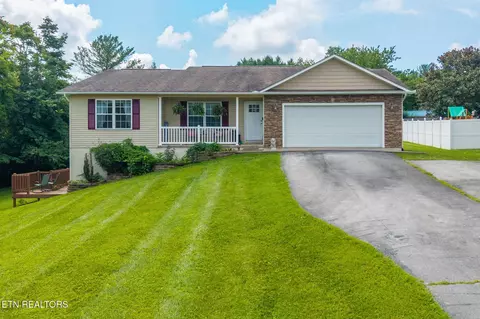 275 Kearney Dr, Crossville, TN 38555