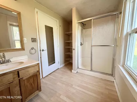 Bath - 8259 Corryton Luttrell Rd, Plainview, TN 37721 photo 2 of 2