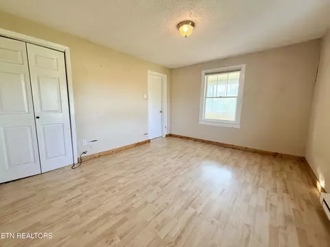 Bedroom - 8259 Corryton Luttrell Rd, Plainview, TN 37721 photo 2 of 2