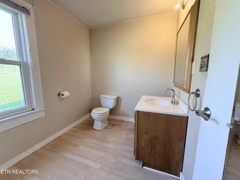 Bath - 8259 Corryton Luttrell Rd, Plainview, TN 37721 photo 1 of 2