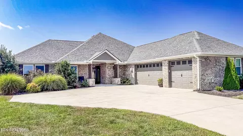 3623 Promontory Pt, Louisville, TN 37777