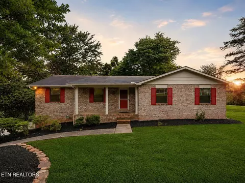 1420 Buxton Dr, Knoxville, TN 37922