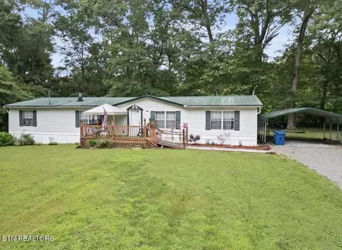 1110 Gray Fox Dr, Crossville, TN 38571