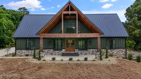 710 W Dumplin Valley Rd, Dandridge, TN 37725