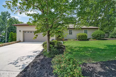 467 Snead Dr, Crossville, TN 38558