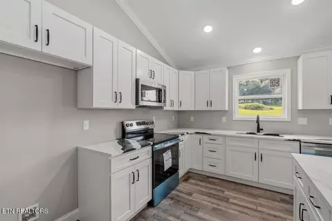 Kitchen - 1124 Ruby Way, Greenback, TN 37742 photo 4 of 4