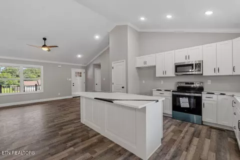 Kitchen - 1124 Ruby Way, Greenback, TN 37742 photo 2 of 4