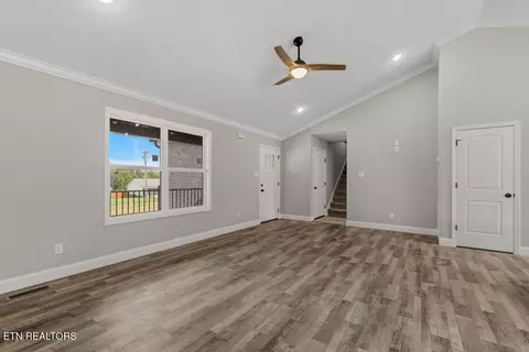 Living - 1124 Ruby Way, Greenback, TN 37742 photo 3 of 4