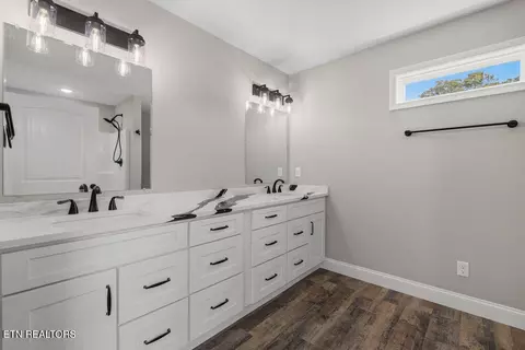 Bath - 1124 Ruby Way, Greenback, TN 37742 photo 1 of 3