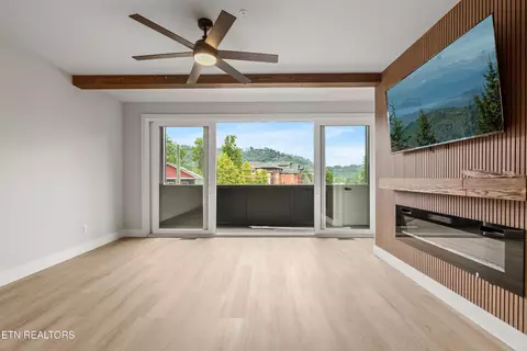 215 Circle Dr UNIT 10, Gatlinburg, TN 37738