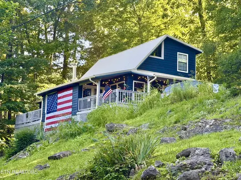 131 Phoenix Ln, Speedwell, TN 37870