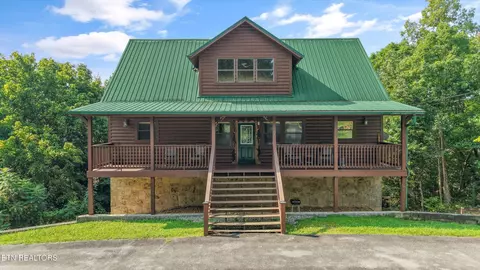 1583 Nicoha Blvd, Sevierville, TN 37876