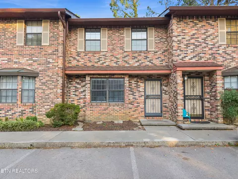810 Highland Dr #802, Knoxville, TN 37912