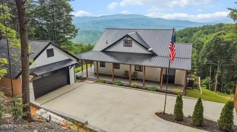4909 Chilhowee Mountain Tr, Maryville, TN 37803