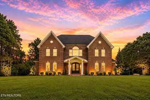 8724 Inlet Dr, Knoxville, TN 37922