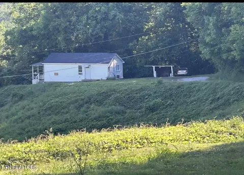 161 Willow Dr, Harriman, TN 37748