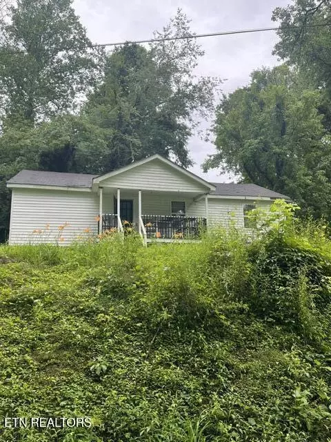 132 Cherry Dr, Harriman, TN 37748