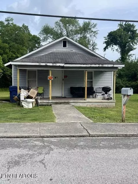 622 Siluria St, Harriman, TN 37748
