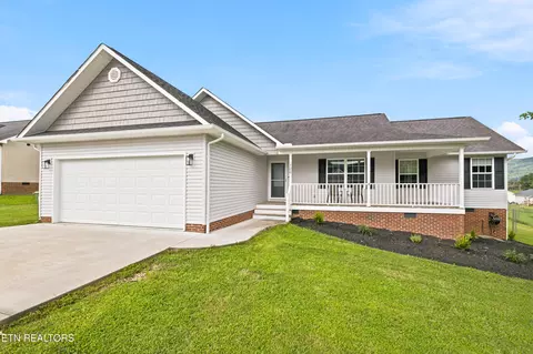 126 West Dr, La Follette, TN 37766
