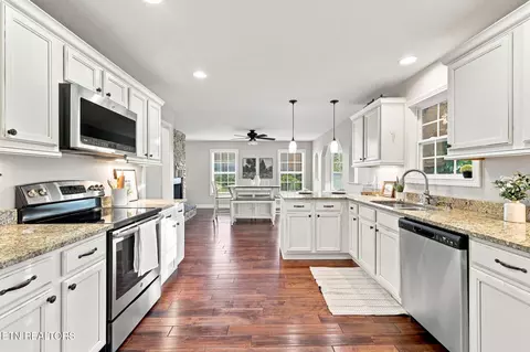 Kitchen - 1405 Caleb Tr, Greenback, TN 37742 photo 3 of 4