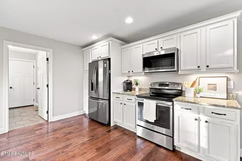 Kitchen - 1405 Caleb Tr, Greenback, TN 37742 photo 4 of 4