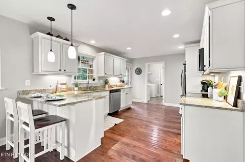 Kitchen - 1405 Caleb Tr, Greenback, TN 37742 photo 2 of 4