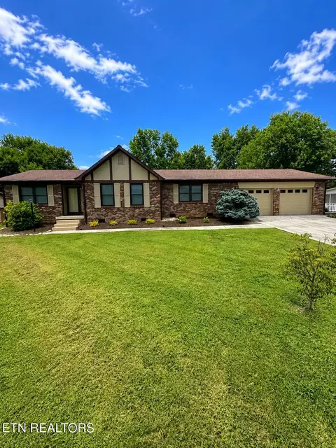 7314 Homestead Dr, Knoxville, TN 37918